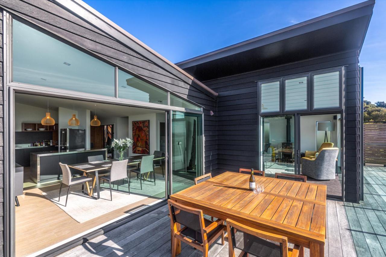 Villa Taonga With Sea Views By Waiheke Unlimited Oneroa Exterior foto
